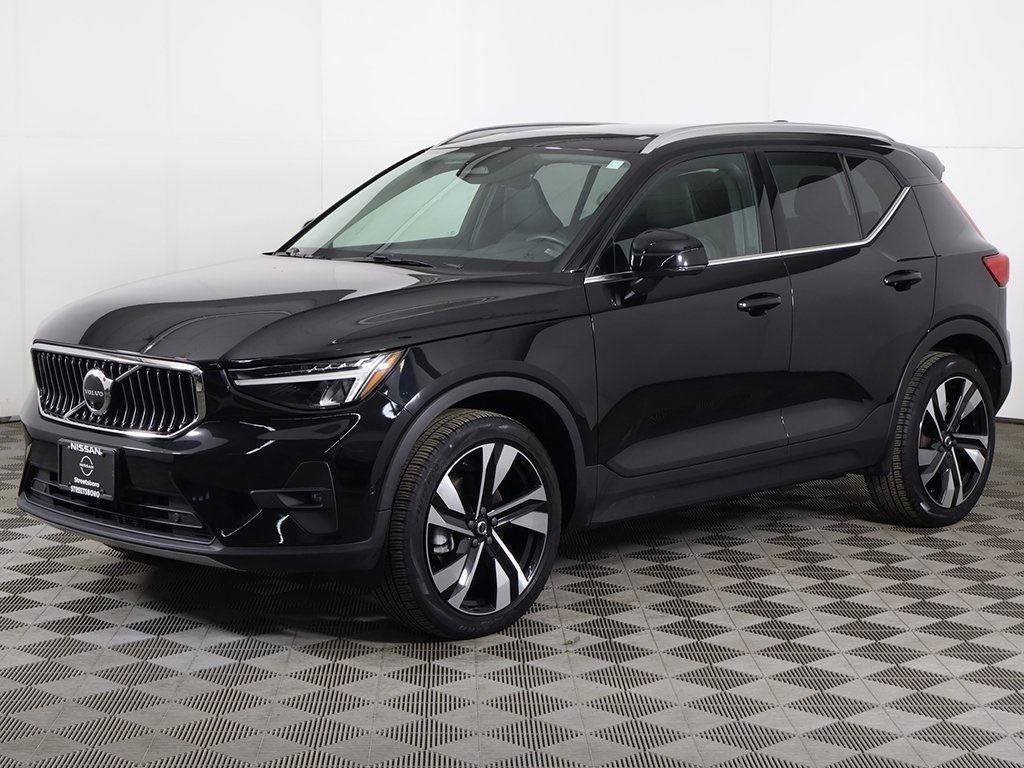 2023 Volvo XC40 Plus Bright Theme