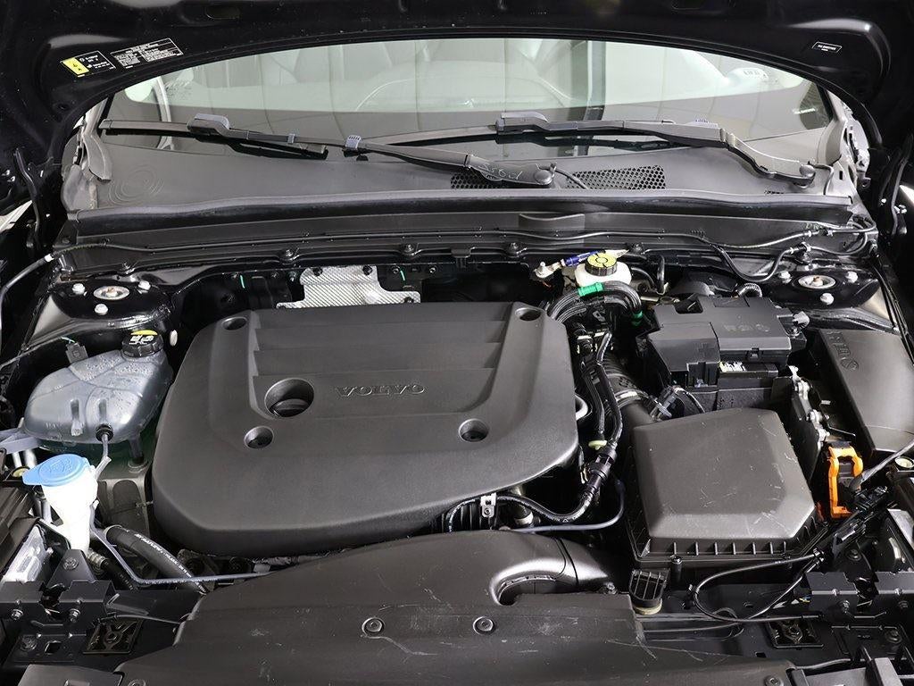 2023 Volvo XC40 Plus Bright Theme