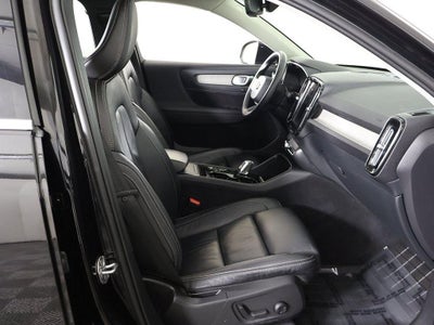 2023 Volvo XC40 Plus Bright Theme