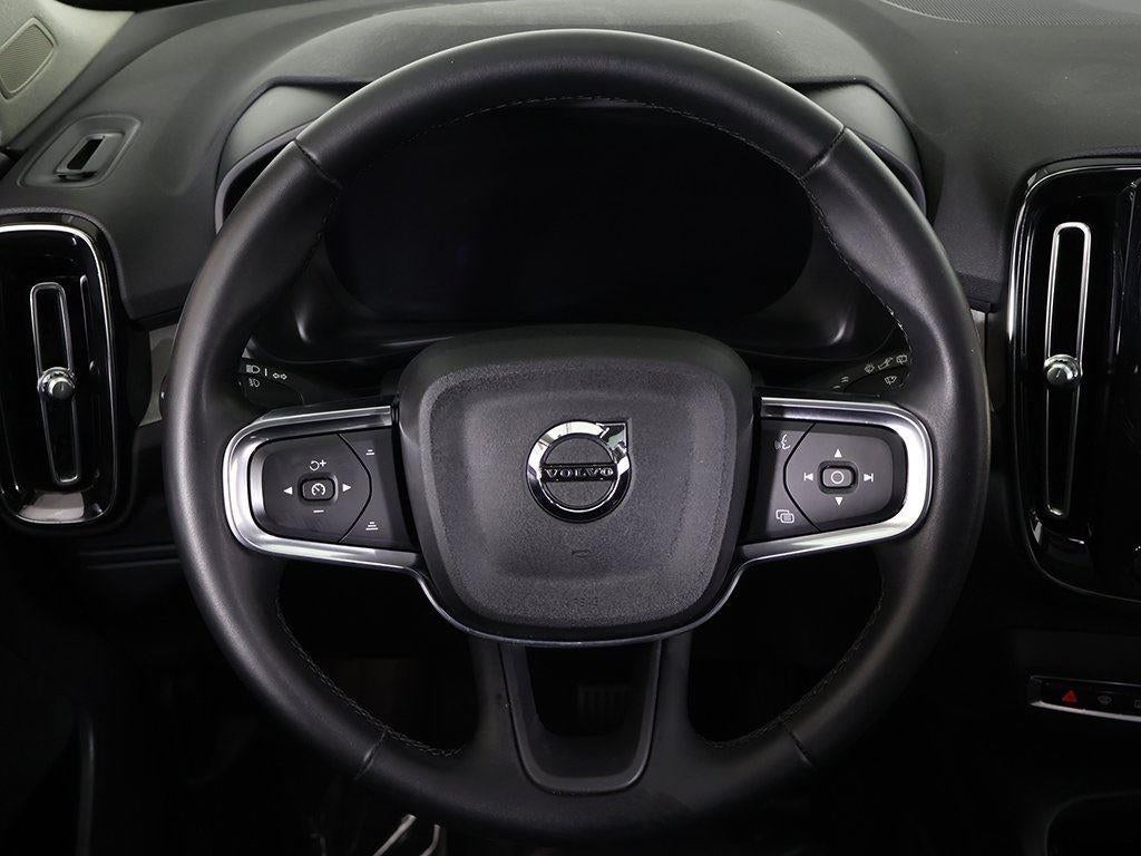 2023 Volvo XC40 Plus Bright Theme