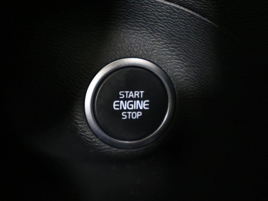 2023 Volvo XC40 Plus Bright Theme