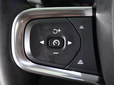 2023 Volvo XC40 Plus Bright Theme