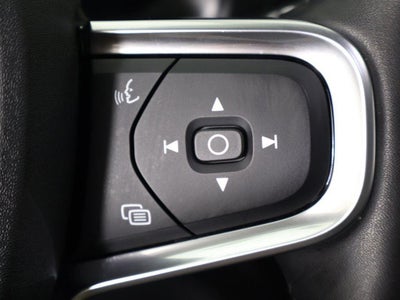 2023 Volvo XC40 Plus Bright Theme