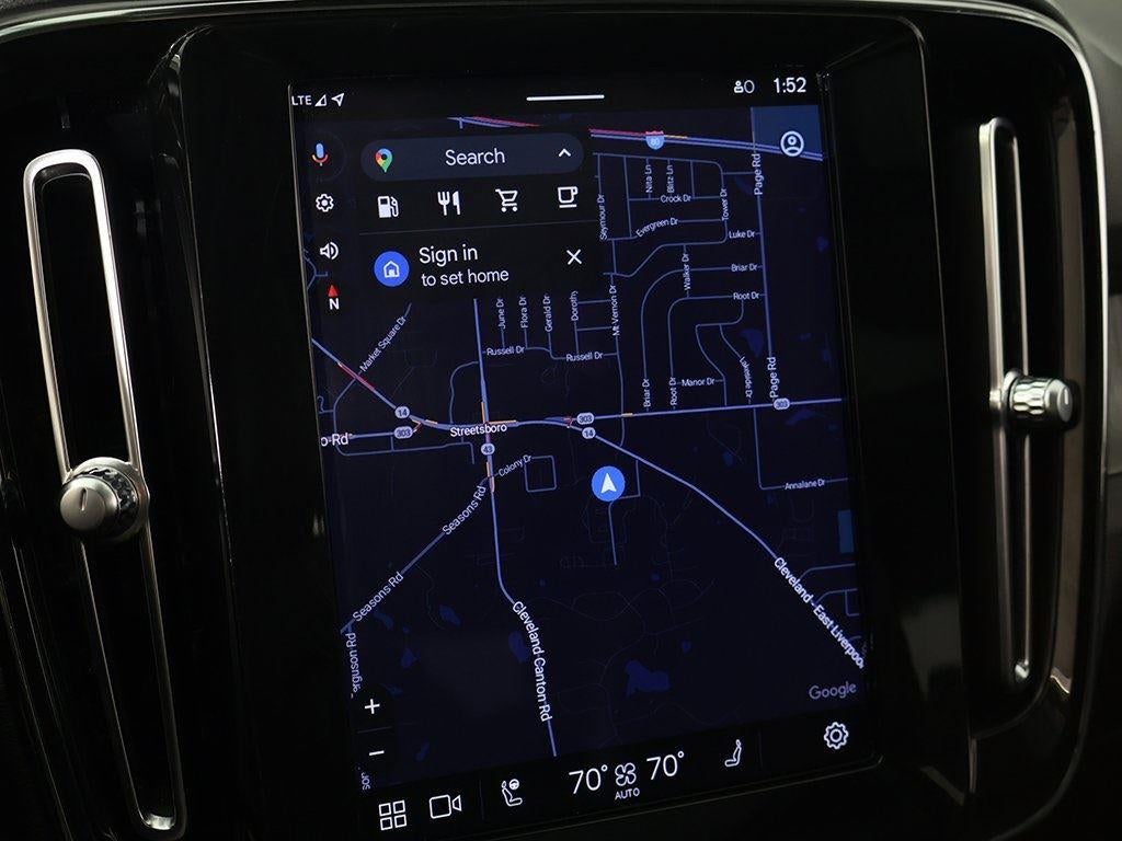 2023 Volvo XC40 Plus Bright Theme