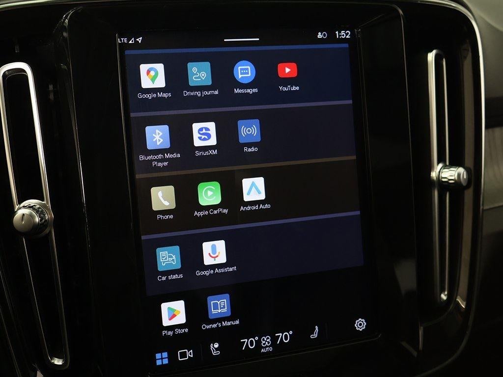 2023 Volvo XC40 Plus Bright Theme