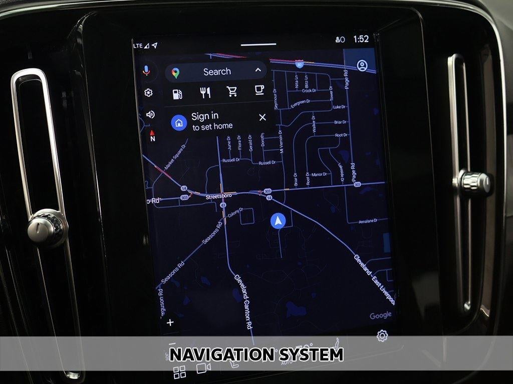 2023 Volvo XC40 Plus Bright Theme