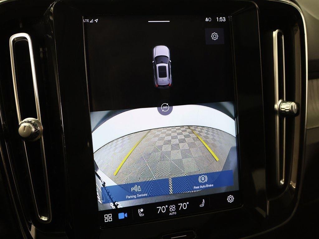 2023 Volvo XC40 Plus Bright Theme
