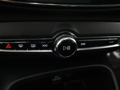 2023 Volvo XC40 Plus Bright Theme