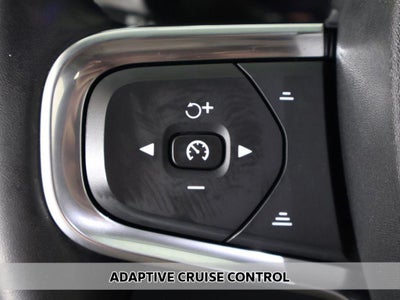 2023 Volvo XC40 Plus Bright Theme